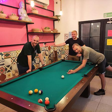 New Friends Hostel & Bar Adults Only 巴利亚多利德 外观 照片