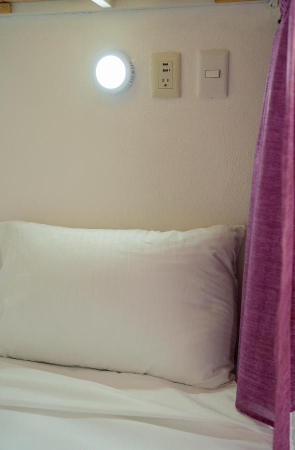 New Friends Hostel & Bar Adults Only 巴利亚多利德 外观 照片