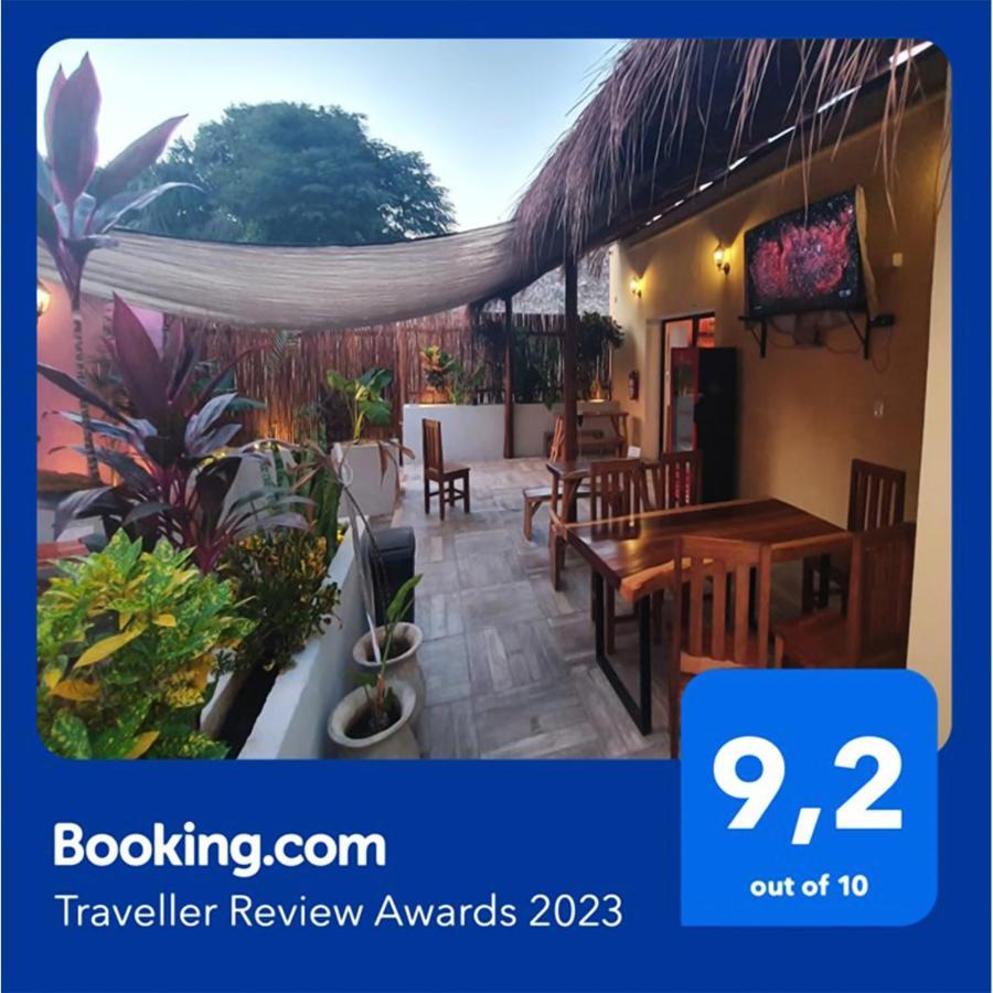New Friends Hostel & Bar Adults Only 巴利亚多利德 外观 照片