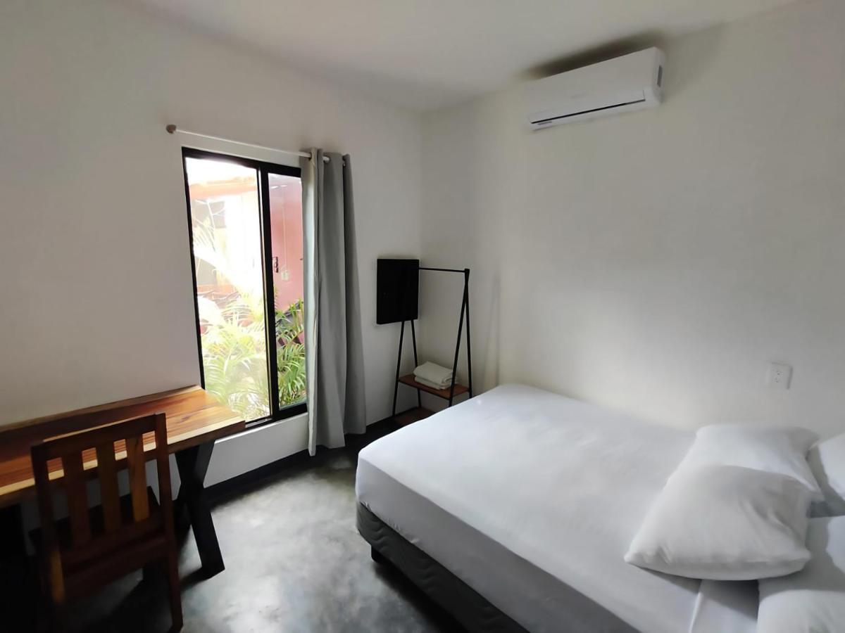 New Friends Hostel & Bar Adults Only 巴利亚多利德 外观 照片