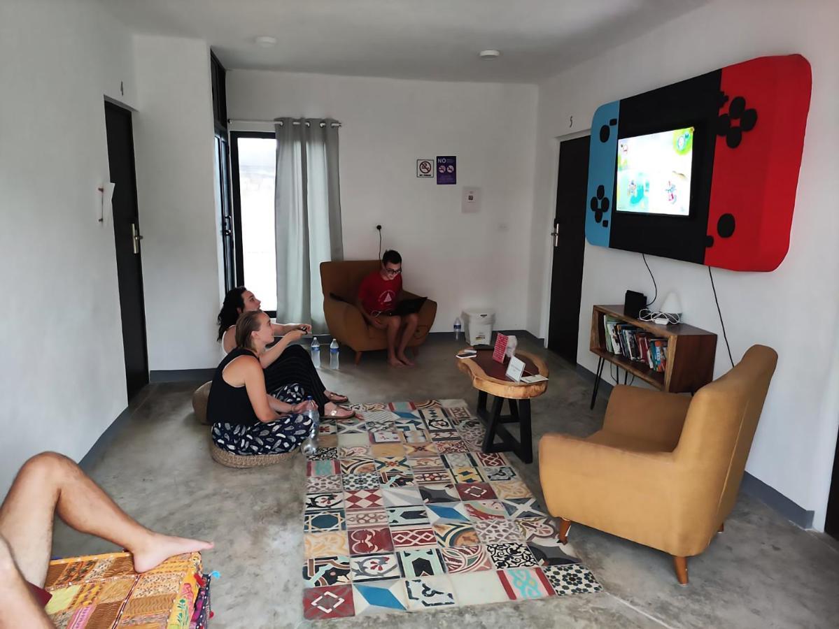 New Friends Hostel & Bar Adults Only 巴利亚多利德 外观 照片