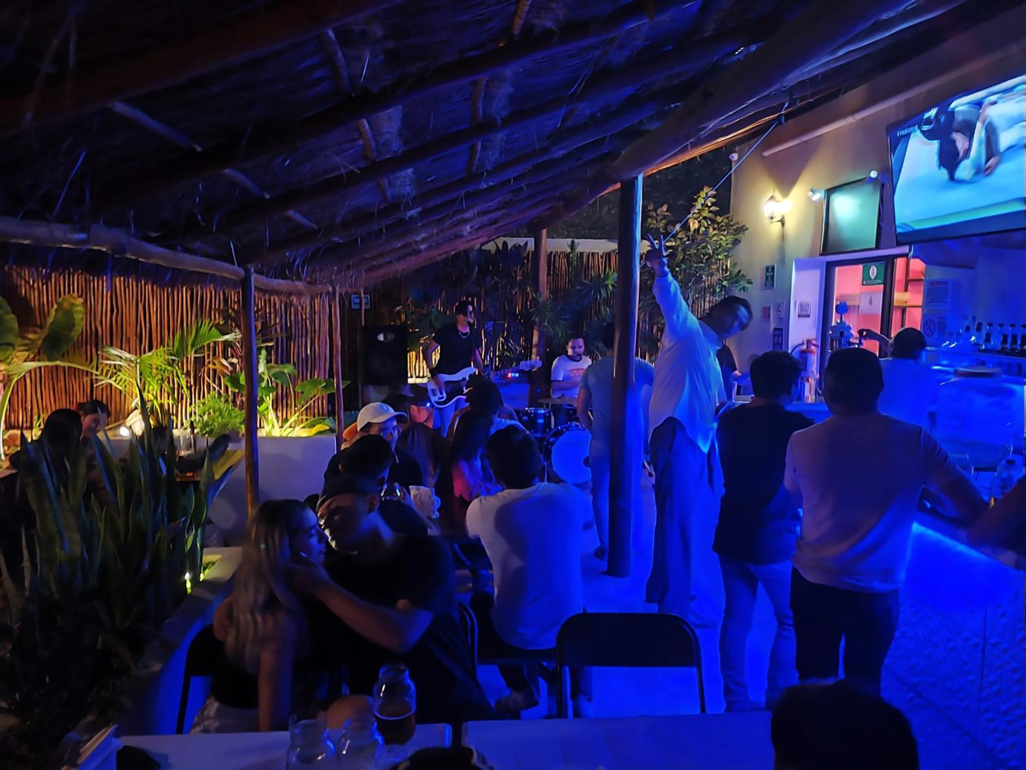 New Friends Hostel & Bar Adults Only 巴利亚多利德 外观 照片