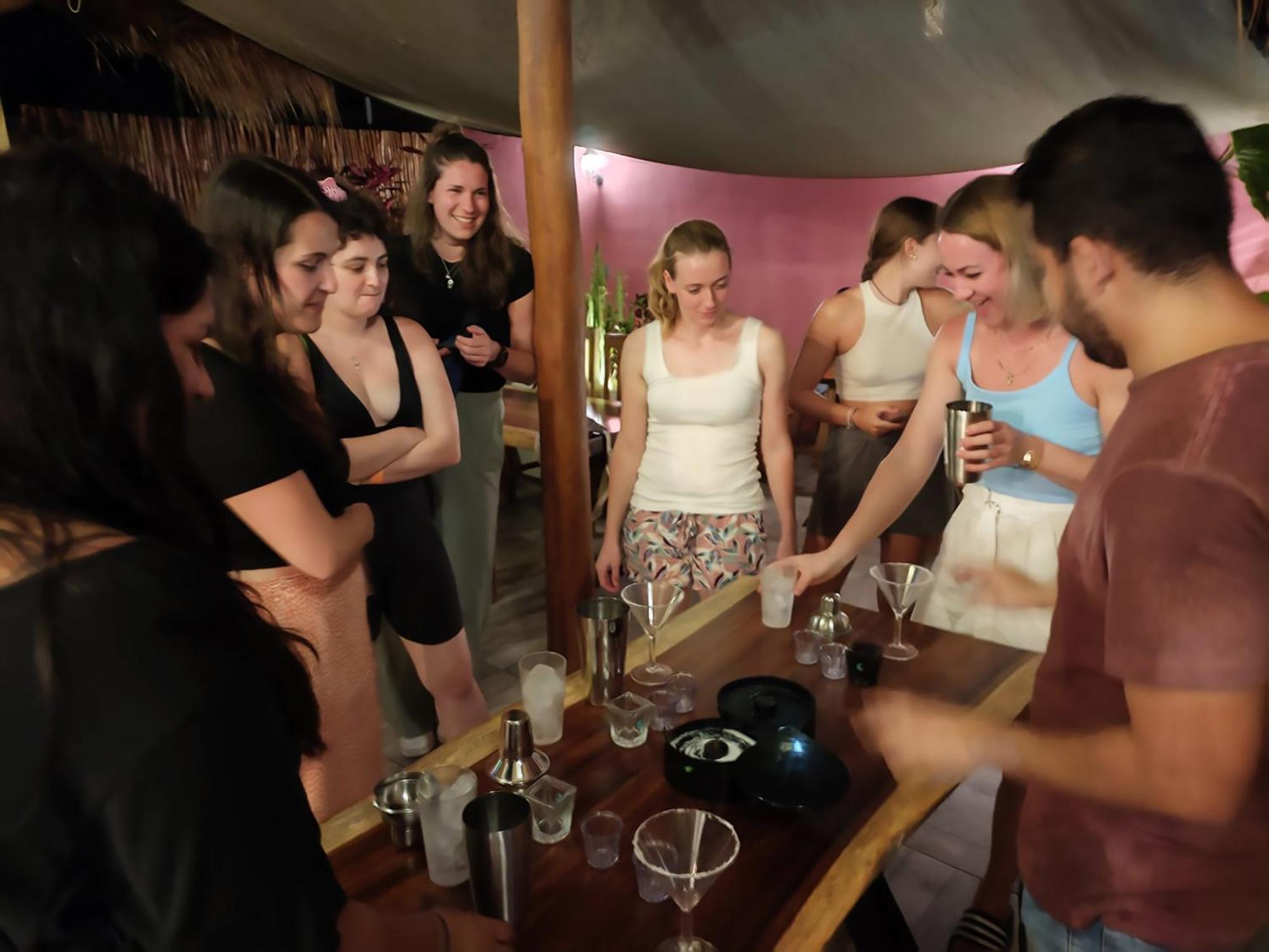 New Friends Hostel & Bar Adults Only 巴利亚多利德 外观 照片
