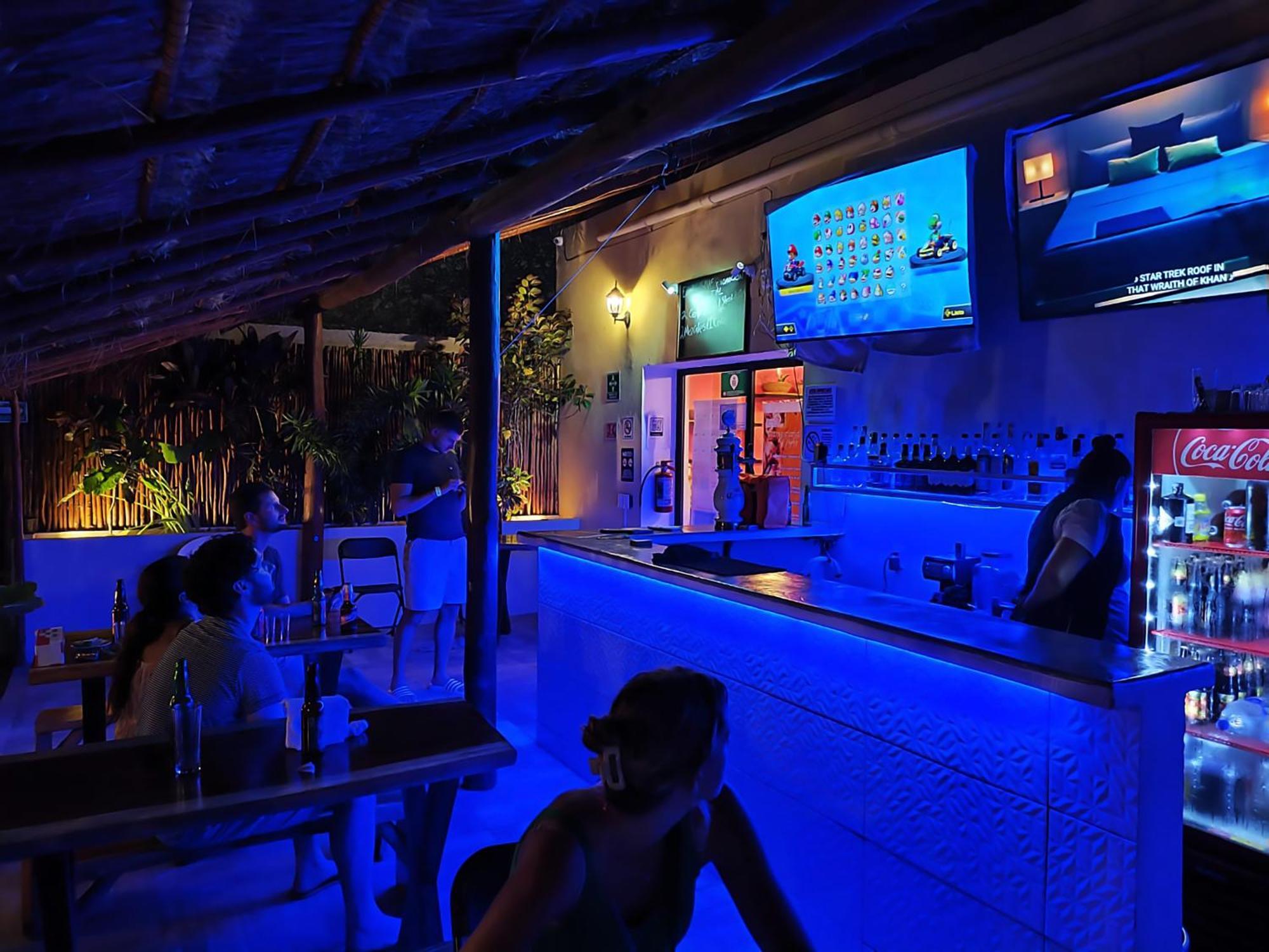 New Friends Hostel & Bar Adults Only 巴利亚多利德 外观 照片