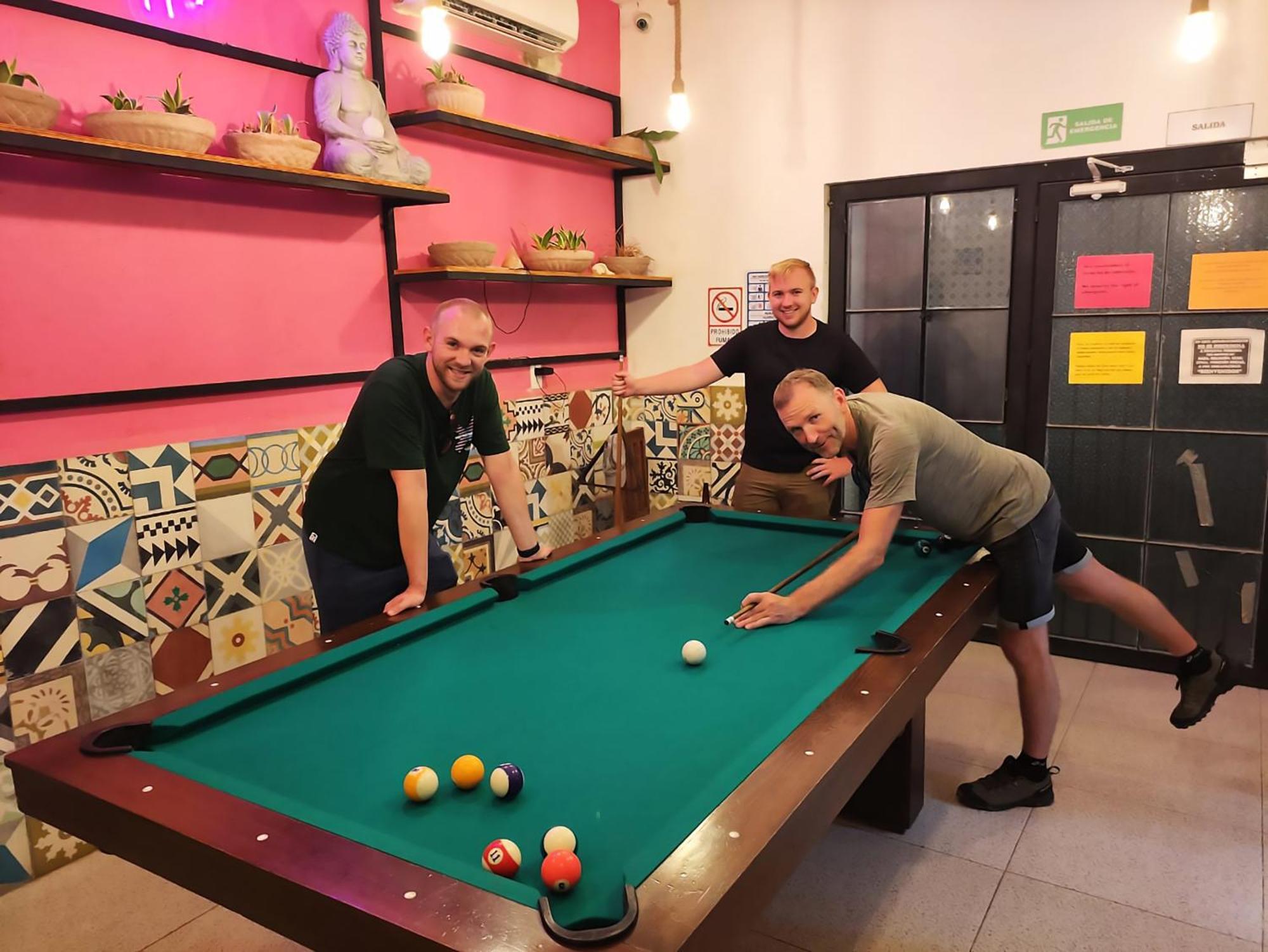 New Friends Hostel & Bar Adults Only 巴利亚多利德 外观 照片